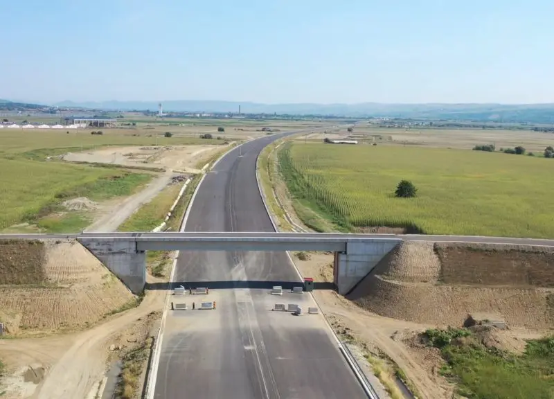 Autostrada Sibiu - Pitești costă 22 milioane €/km, dar nu e cea mai scumpă. 7 milioane/km la câmpie / youtube