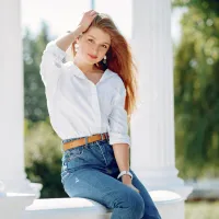 Cele mai frecvente 5 greșeli pe care le faci atunci când alegi o pereche de blugi - Foto: Freepik