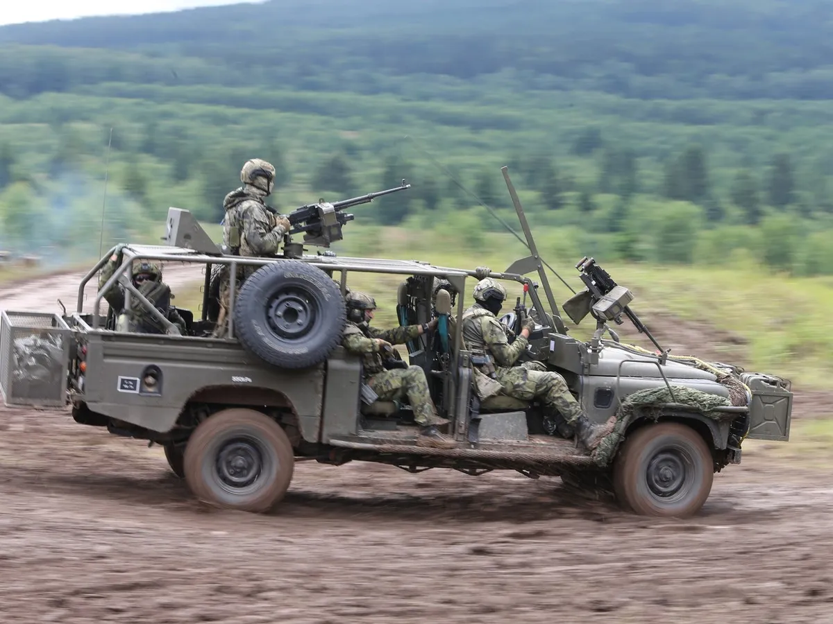 Land Rover Defender militar - Foto: Profimedia Images