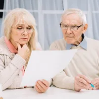 Pensionarii depun acte pentru anularea CASS la pensie. De ce este o mare escrocherie? - Foto: Freepik (rol ilustrativ)
