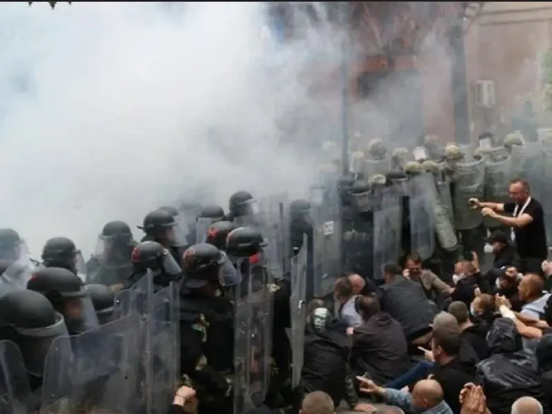 NATO desfășoară forțe suplimentare în Kosovo în urma protestelor violente-Foto: aa.com.tr