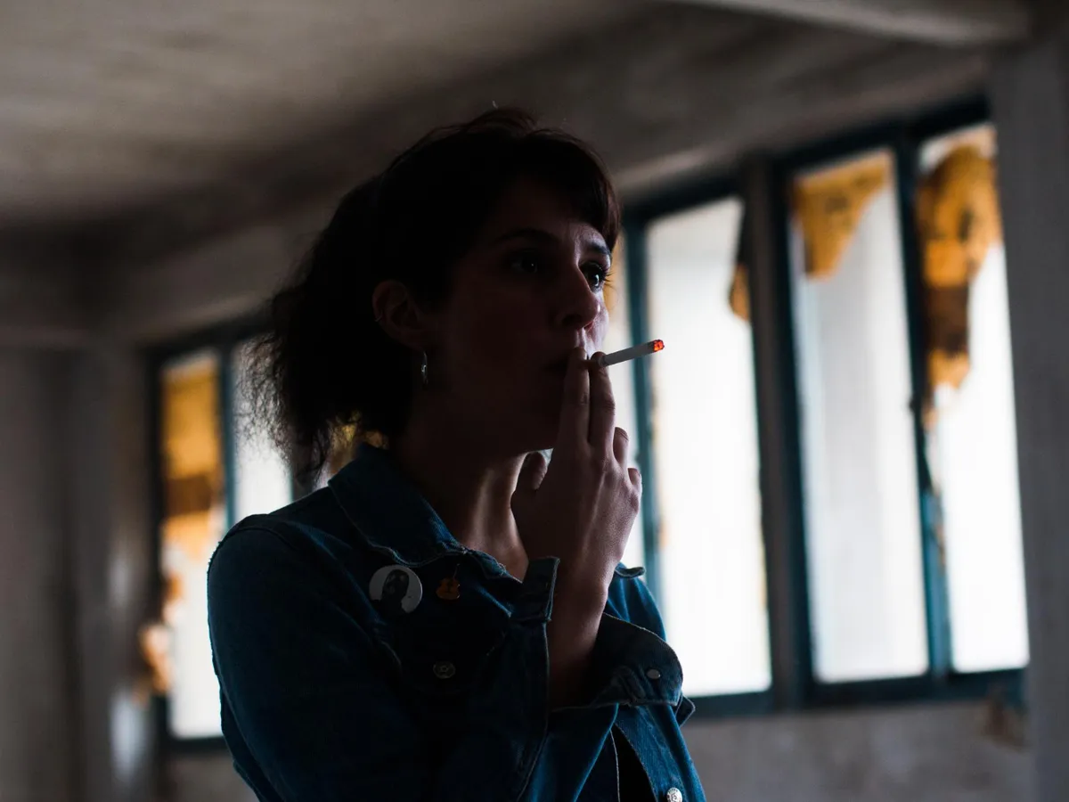 Femeie care fumează - Foto: Freepik (rol ilustrativ)