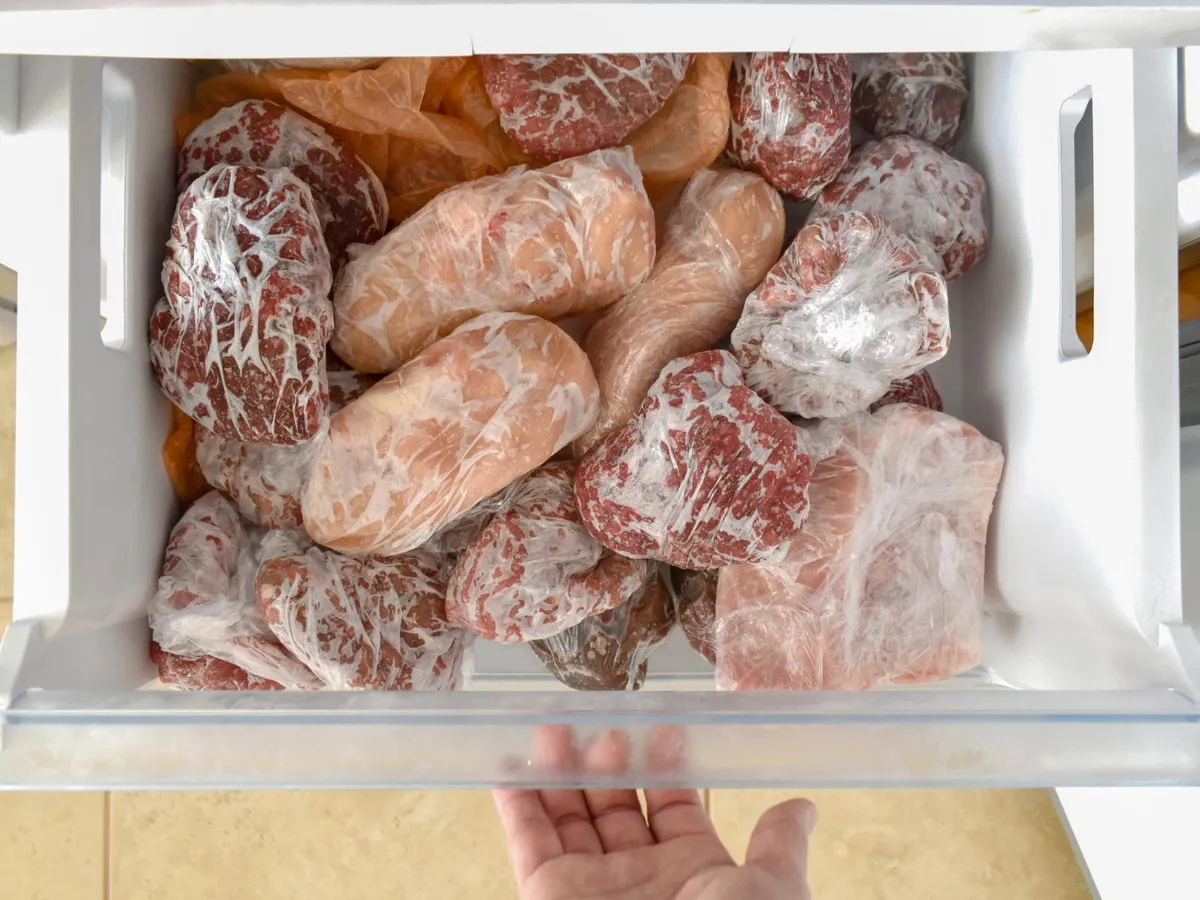 Carne la congelator - Foto: Freepik (Imagine cu rol ilustrativ)