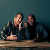 Mel Gibson și Danny Glover, din nou împreună. FOTO: Facebook