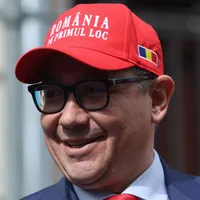 Victor Ponta renunţă la cetăţenia sârbă. Candidatura sa fusese contestată la CCR - Foto: INQUAM PHOTOS/George Călin