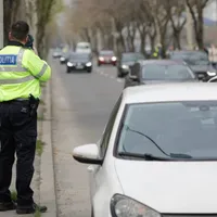 AMENDĂ de până la 600 lei și permisul suspendat pentru șoferii români care fac asta. E foarte comun - Foto: Arhiva / imagine cu rol ilustrativ