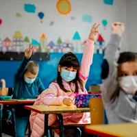 Școlile din 40 de localități intră „în online”. În 22 de județe se predă exclusiv în școală / VCU  Health
