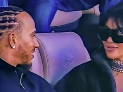 Surpriză de proporții: nu se mai ascund! ”Cuplul anului” a apărut la Super Bowl