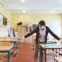 Măsuri de distanțare în școli / ukfiet.org