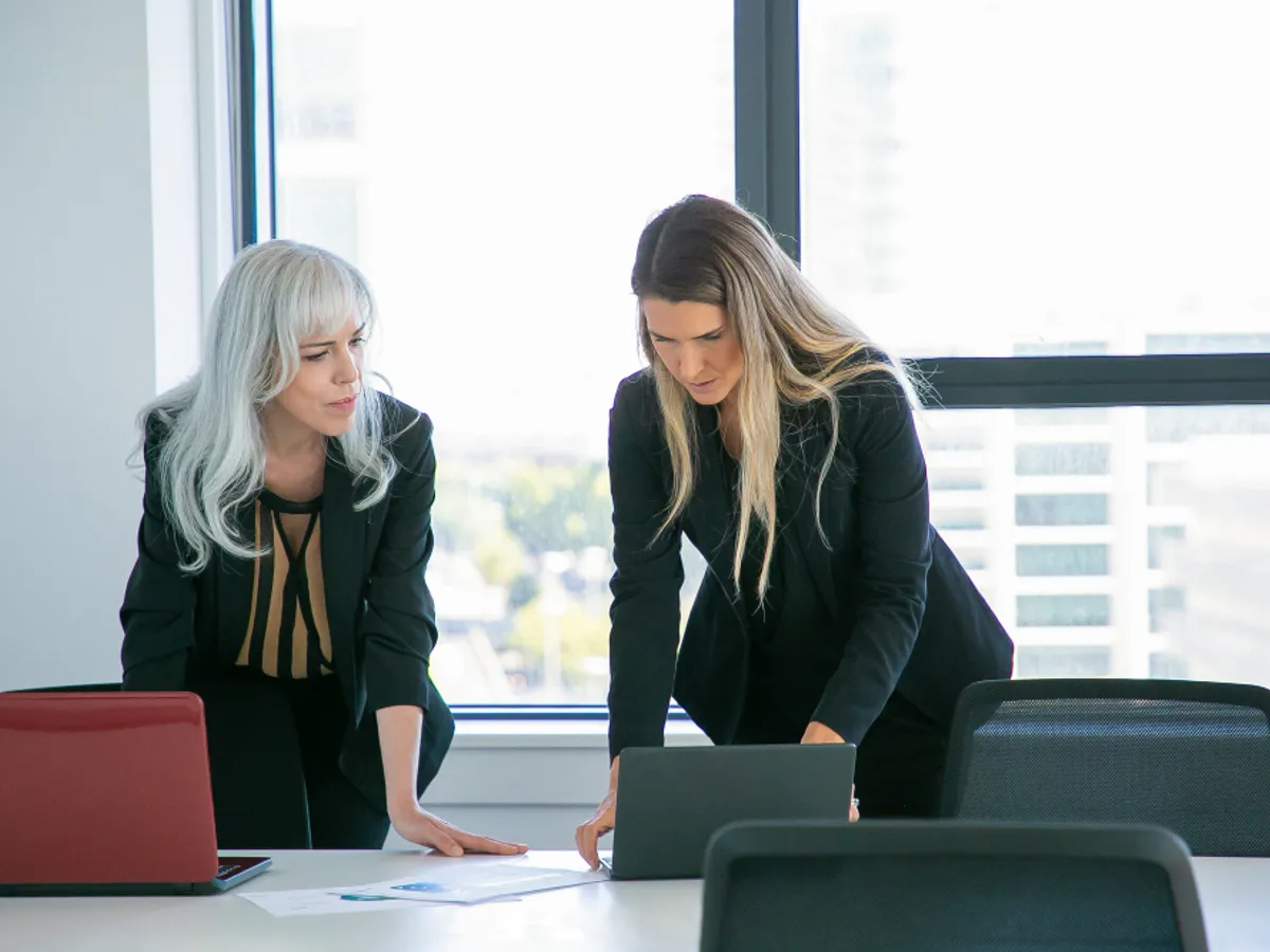 Ce știu cei mai de succes oameni, iar ceilalți nu? E ca o „strângere de mână secretă”