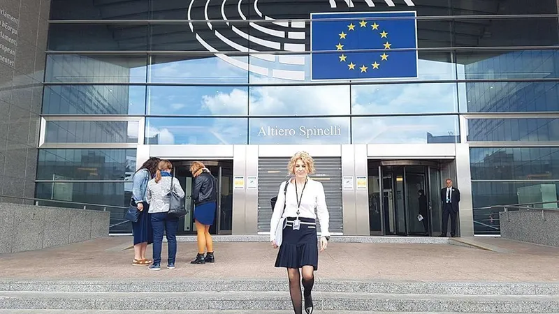 Europarlamentarii PSD, în frunte cu Carmen Avram (sus), erau extrem de agresivi în campania electorală și îi atacau brutal pe cei care, susțineau ei, ar fi cedat interesele României