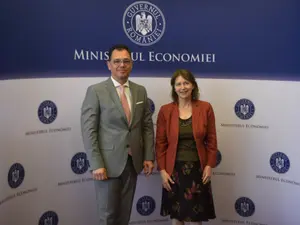 Ministrul Economiei și ambasadorul SUA în România - Foto: Facebook/ Ștefan Radu Oprea