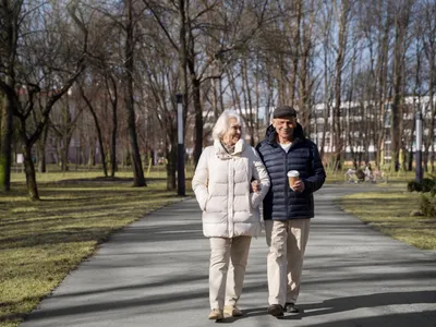 Care pensionari beneficiază la pensie de bilet de tratament gratuit? Legea stabilește regulile Foto: Freepik (fotografie cu caracter ilustrativ)