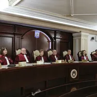 CCR a validat rezultatele primului tur al alegerilor prezidenţiale. Începe campania pentru turul II - Foto:Inquam Photos / Octav Ganea