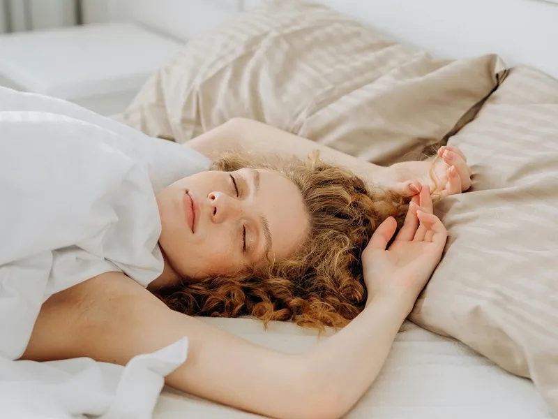 Ingredientul banal cu care cureți pernele fără mașina de spăla - Foto: Pexels (cu rol ilustrativ)