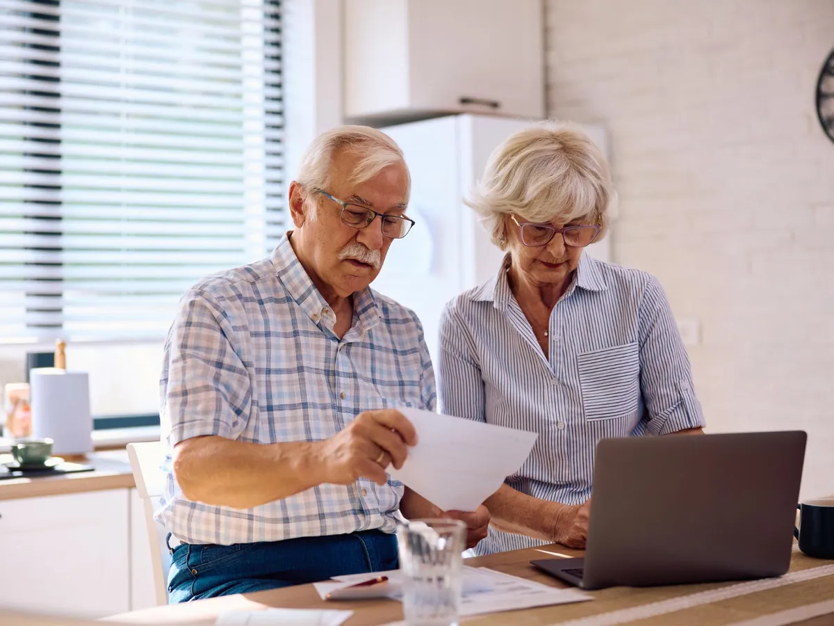 4 zile de foc pentru pensionari. Strategia in 2 pași prin care PSD vrea să crească pensiile. Pleacă Bolojan?