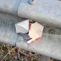 Vandalizare, în Covasna. Șoferii sunt în pericol după ce au fost distruse semnele reflectorizante Foto: Sursa foto: Facebook/ DRDP Brasov