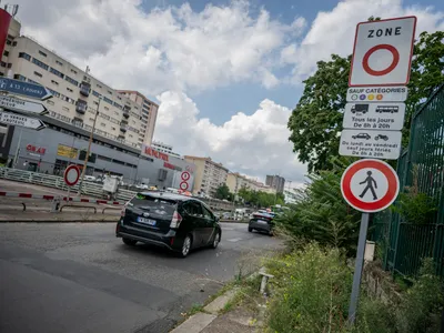 Indicator de marcare a intrării în zona ZFE într-un oraș din Franța - Foto: Profimedia Images