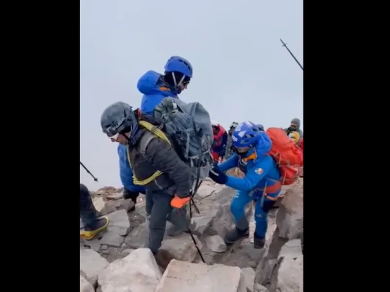 Ascensiunea alpiniștilor români nevăzători pe cel mai înalt vârf din America de Sud - Foto: Climb Again Video/Captură