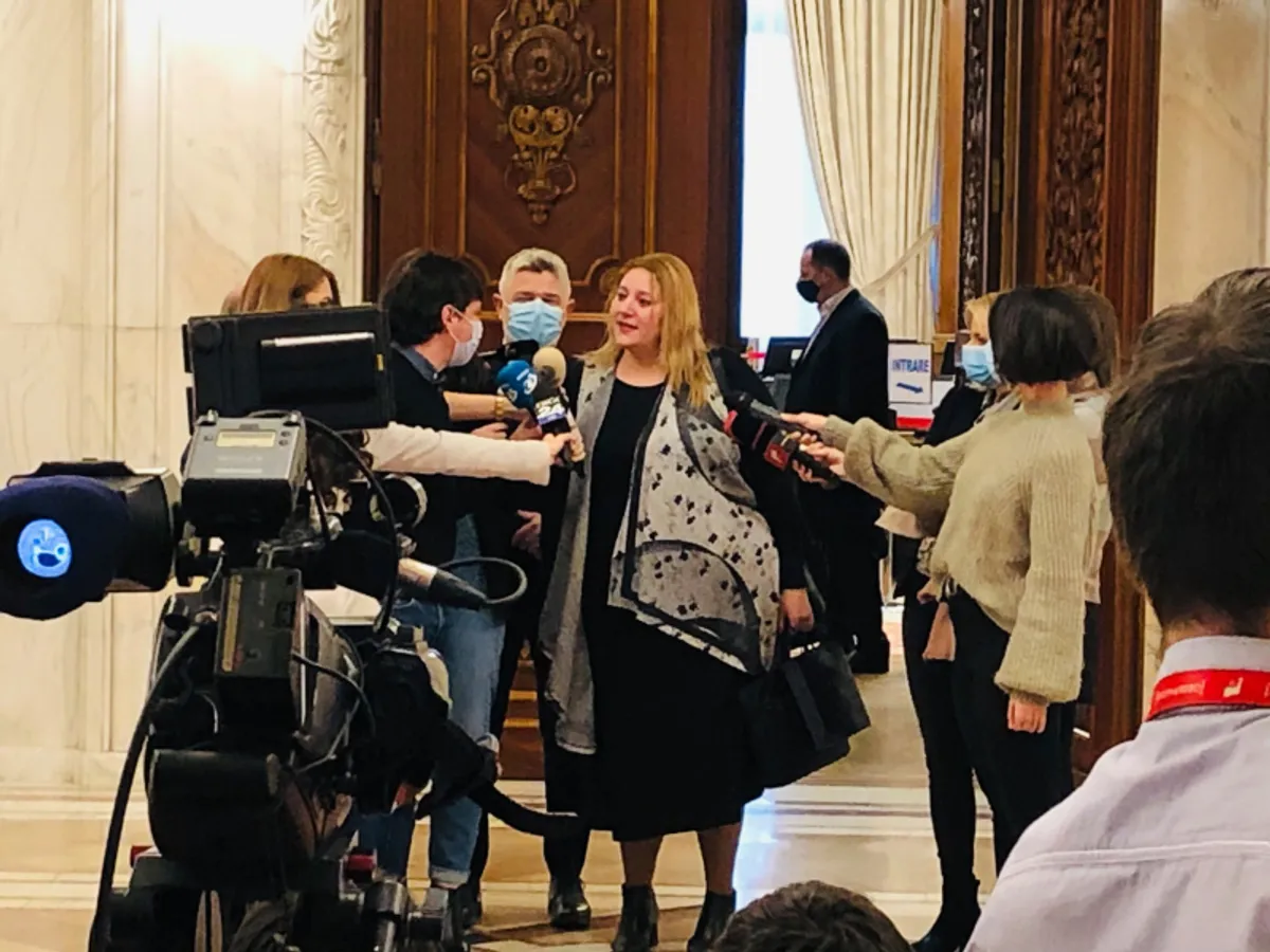 Diana Șoșoacă nu poartă masca