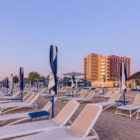 Românii se înghesuie pe Litoral în vacanța de Paști. Cea mai ieftină cazare? 3* - 500 €, 4* - 650 € - Foto: hotelvega.ro