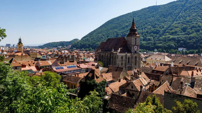Apartament cu două camere în centrul Brașovului, vândut cu 723 de lei de Primărie. Cum e posibil Foto: Profimedia