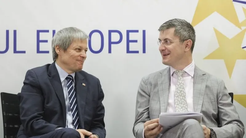 Dacian Cioloș și Dan Barna, președinții de facto ai PLUS și USR. Foto Inquam Photos/Octav Ganea