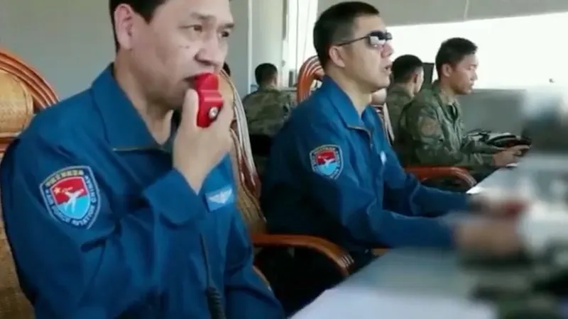 În august 2022, China a organizat manevre militare în jurul Taiwanului drept răspuns la o vizită la Taipei a lui Nancy Pelosi, care era pe atunci preşedinta Camerei Reprezentanţilor din SUA - Foto: Profimedia Images