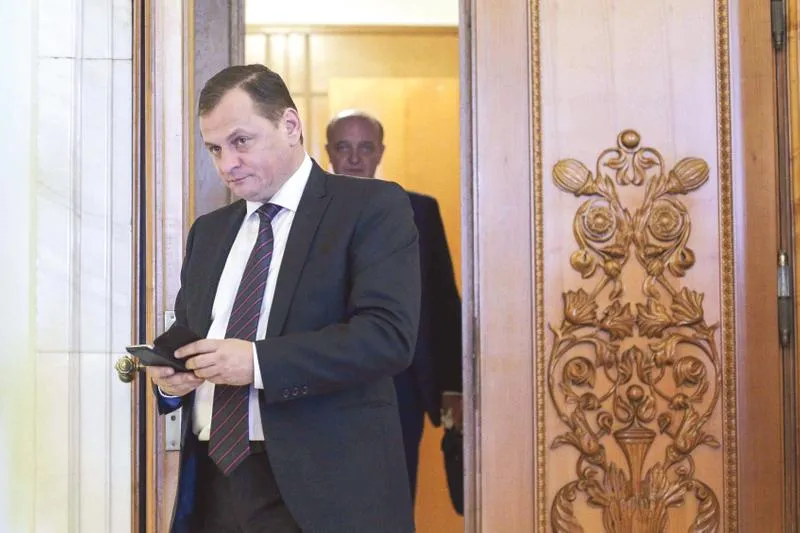 Vlase, audiat in Parlament