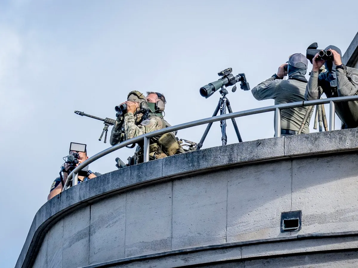 Armata ar putea începe să patruleze pe străzile capitalei belgiene începând cu 8 aprilie 2026 - Foto: Profimedia Images (rol ilustrativ)