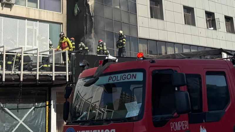Incendiu în București pe șoseaua Virtuții - Foto: ISU B- IF
