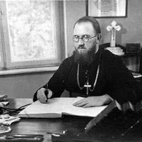 Episcopul Vasile Aftenie a murit în ancheta Securității și de aceea nu are fotografie în zeghe. A murit îmbrăcat în propriile sale haine. La deshumare s-a găsit colarul preoțesc de celuloid