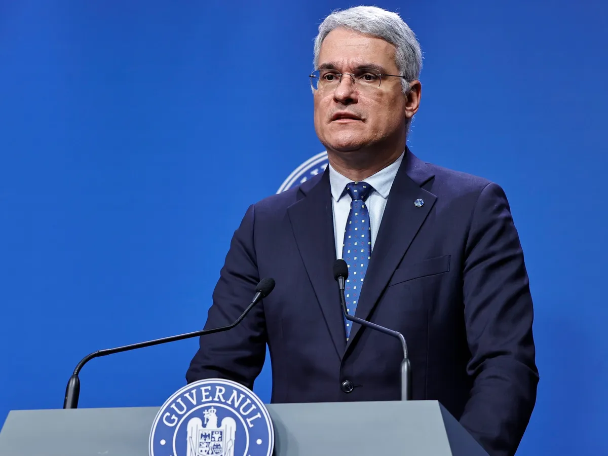 Consultări Guvern-sindicate pe legea salarizării. Discuții cu ministrul interimar al Muncii, Dragoș Pîslaru