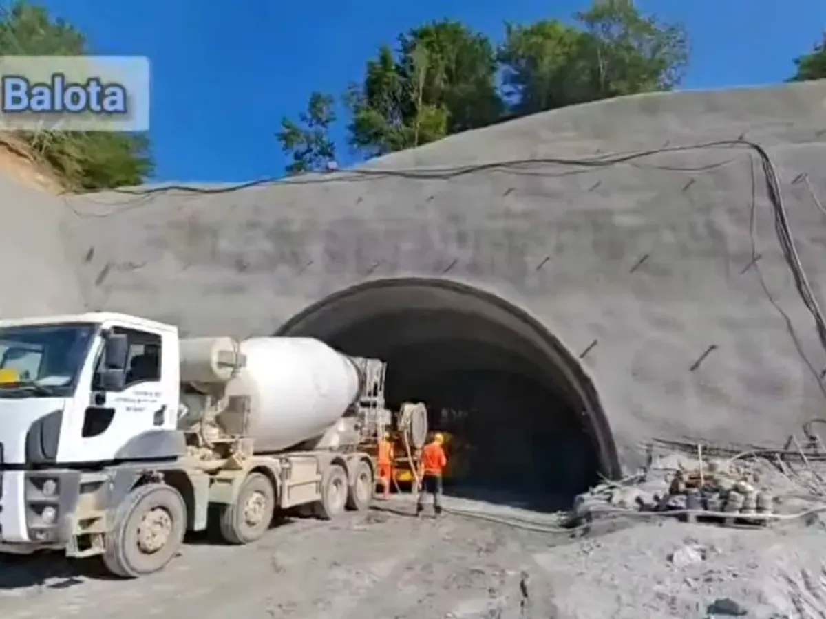 Progres pe autostrada Sibiu–Pitești. Se lucrează simultan la trei tuneluri