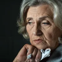 Pensionar „furat” la pensie. A pierdut 700 lei pentru că nu e pensionat pe legea nouă. Cât a lucrat? - Foto: Freepik