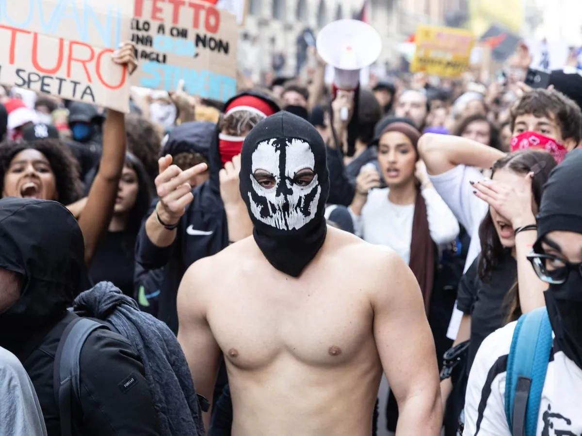 Italia investighează implicarea Rusiei în protestele din Europa. Milano, stare de asediu - Foto: Profimedia Images (imagine cu  rol ilustrativ)