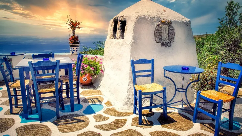 Grecia suspendă purtarea măștii la interior, odată cu deschiderea sezonului turistic/FOTO: Pixabay