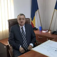 Şeful autorităţii comunitare a câştigat 42.000 de euro. Ministrul vrea să-i taie leafa - Foto: anrsc.ro
