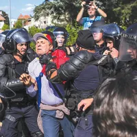 ASALT Jandarmeria a  acționat violent la protestele din 10 august 2018, făcând abuz de arsenalul său
