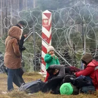 Belarusul acuză Polonia de agresarea migranţilor de la frontiera celor două state/FOTO: bbc.com