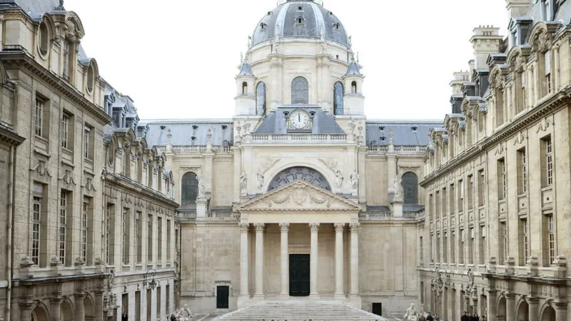Universitatea Sorbona Paris Nord l-a felicitat public pe Nicușor Dan. Care este mesajul instituției foto: France24 (fotografie cu caracter ilustrativ)