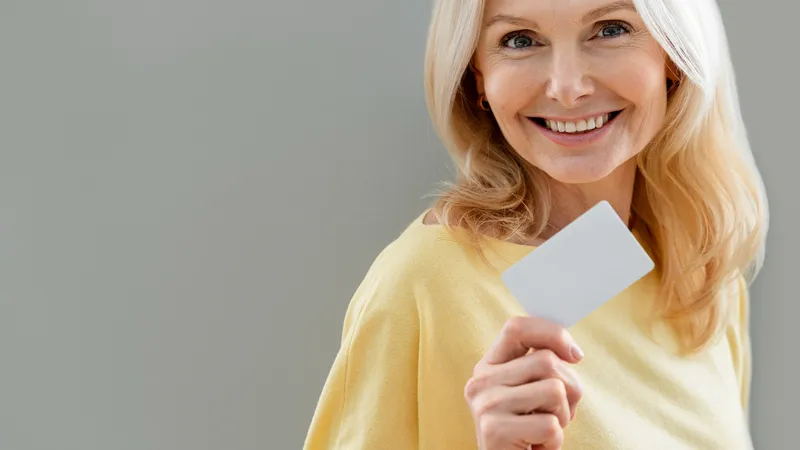 Care sunt primele 2 bănci care au virat pensie pe card? La ce ore primesc banii ceilalți pensionari? - Foto: Freepik