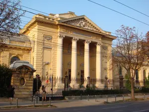 Universitatea de Medicină și Farmacie București / umfcd.ro