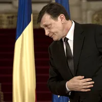 SURSE Crin Antonescu, candidatul comun al PNL, PSD, UDMR și minorități. Partidele și-au dat acordul - Foto: Profimedia Images