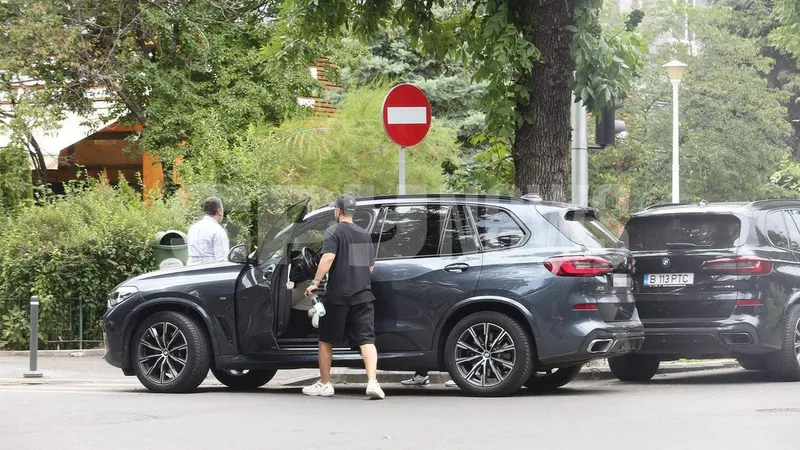 Artistul Jorge are BMW X5 de peste 100.000 €. Își permite să parcheze pe trecere și pe interzis - Foto: spynews.ro