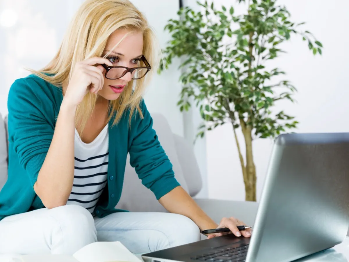 O nouă escrocherie îi lasă pe oameni faliți. Un site Google fals fură parole și coduri de securitate