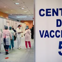 CNCAV: 17.075 de persoane imunizate anti-COVID în ultimele 24 de ore, 10.409 cu prima doză. / Foto: digi24.ro