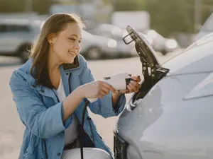 „Războiul” mașinilor electrice: Huawei brevetează bateria de 3.000 km, Xiaomi, una de 1.200 km - Foto: Freepik (Imagine cu rol ilustrativ)