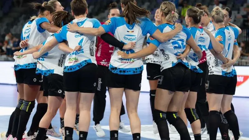 VICTORIE absolută! CSM Bucureşti, a șasea oară câștigătoare a Supercupei României la handbal! - FOTO: Facebook CSM București