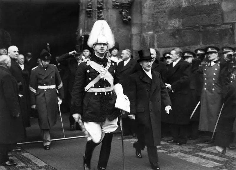 Regele Carol II &icirc;n 1936